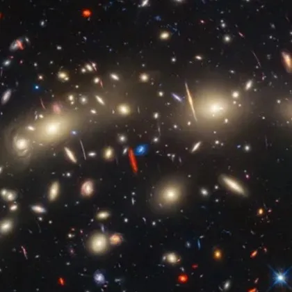 Астрономите може би са открили неуловимите звезди от Популация III