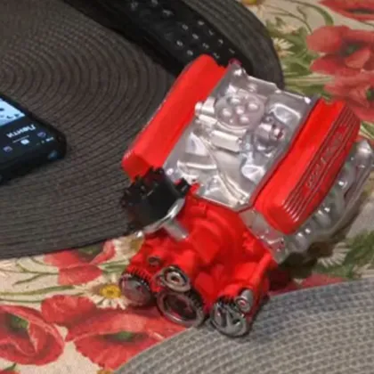 Измама в интернет: Семейство поръча двигател, но получи детска играчка