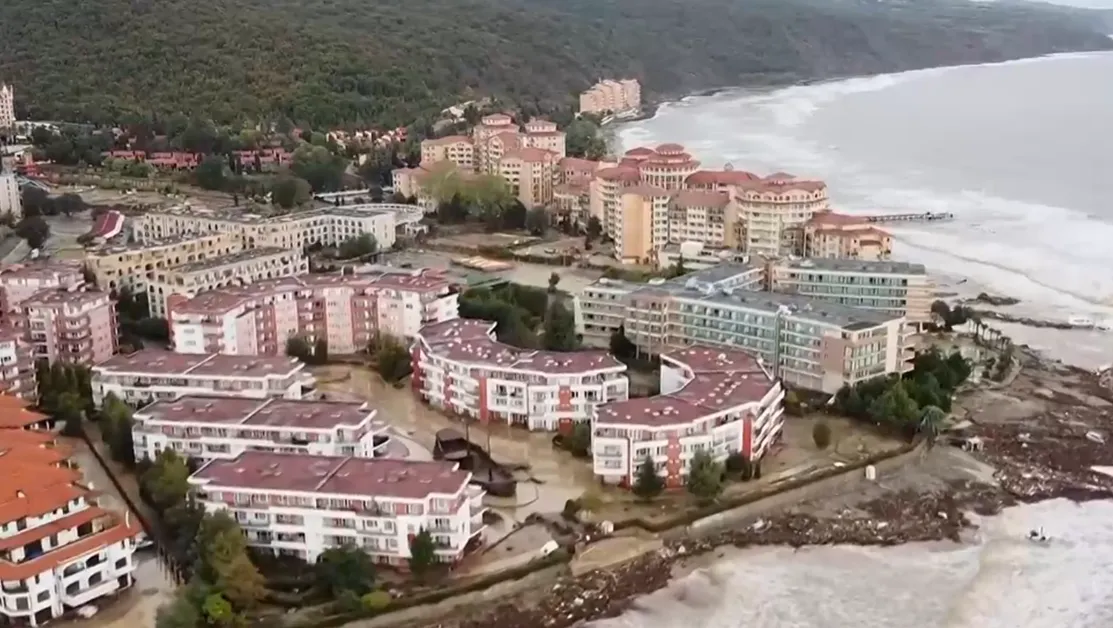 Шефът на ДНСК: Няма индикации сградите в "Негреско" да бъдат засегнати