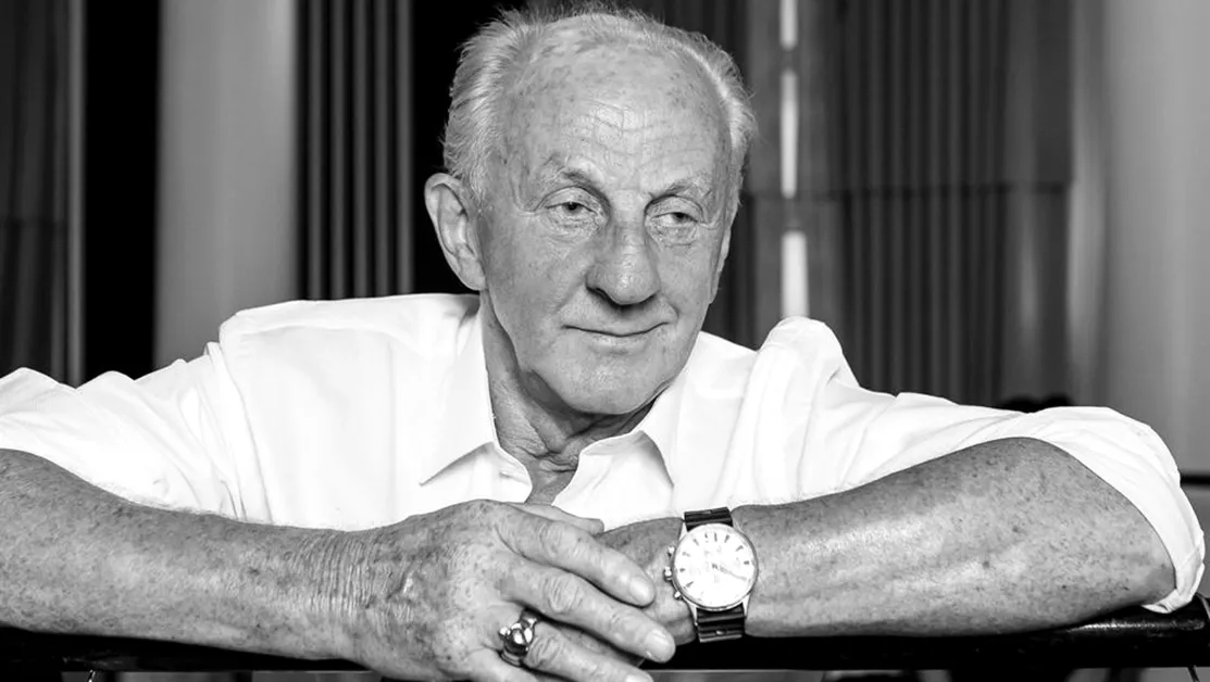 Почина личният дизайнер на принцеса Даяна - Пол Костело