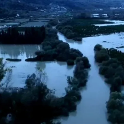 Бурни валежи предизвикаха наводнения в наша съседка ВИДЕА