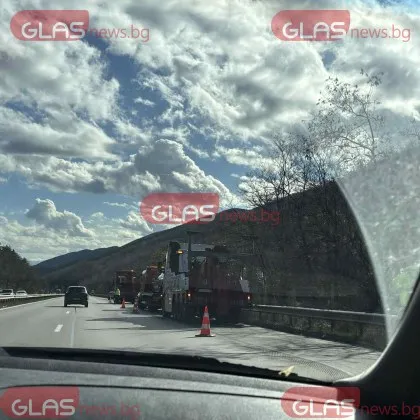 Тежък инцидент е станал на АМ Тракия научи GlasNews bg Тежкотоварен автомобил