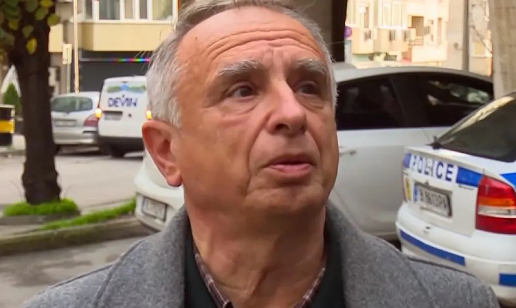 Откраднаха 30-годишна кола, спряна от движение - предадоха я за скрап