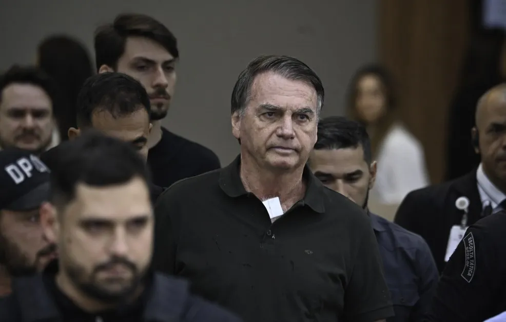 Болсонаро остава в ареста