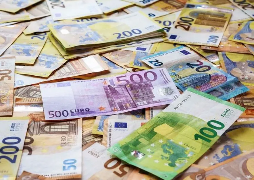 Гърция изплаща по 250 евро на пенсионерите с ниски доходи, важи и за българи