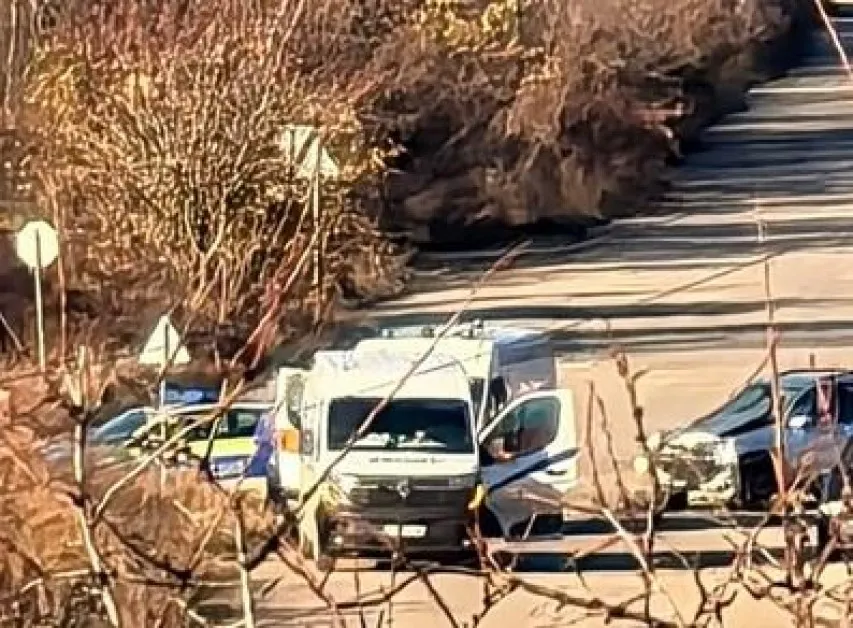 Катастрофа в Старозагорско! Пристигнаха линейки и полицаи СНИМКА