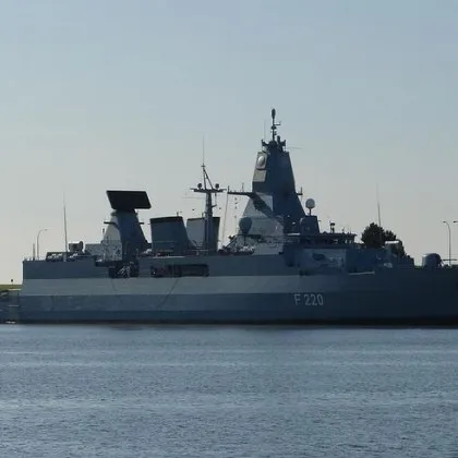 Британският флот прихвана руска корвета и танкер