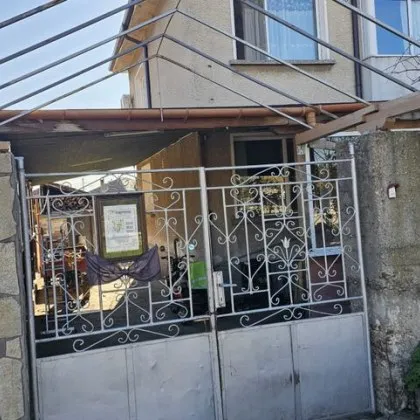 Наркозависимост и смърт са в основата на зловещата трагедия с три трупа в Пловдивско СНИМКИ