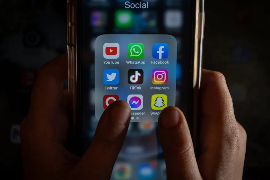 ЕС призова: Без социални мрежи за лицата под 16-годишна възраст