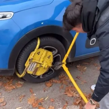 Гръцкоговорящи младежи се сблъскаха челно с родното платено паркиране Младежите