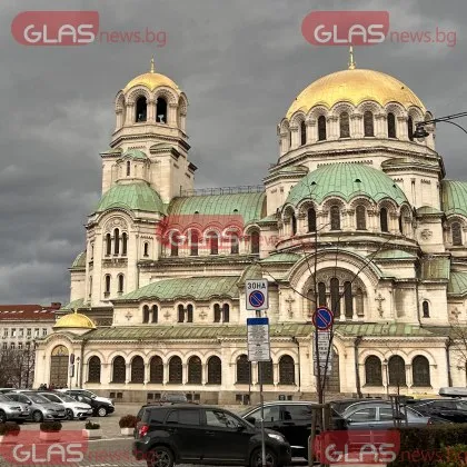 Парламентът освобождава зоната за паркиране пред „Св. Александър Невски"