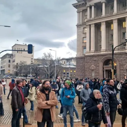 Протестиращи срещу приемането на бюджета блокираха движението в така нареченият
