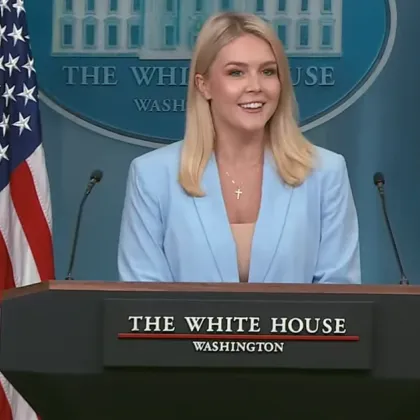 Задържаха майката на племенника на говорителката на Белия дом Карълайн