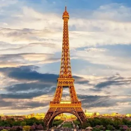 Френската полиция арестува четирима души двама от тях руски граждани