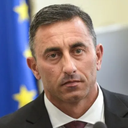 Особеният търговски управител Румен Спецов продължава с кадровото прочистване в