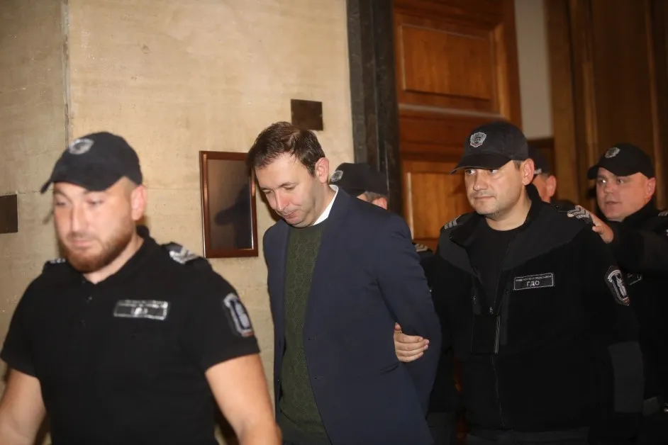 Пуснаха Барбутов под домашен арест