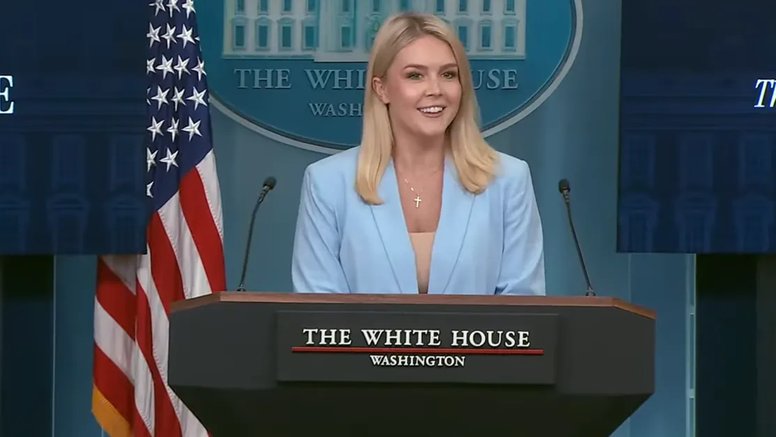 САЩ депортират роднина на говорителката на Тръмп