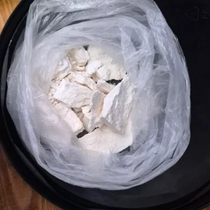 Задържаха осъждан пловдивчанин с букет от наркотици