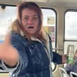 Твърдения: Жена нападна дете на спирка на столичен трамвай, размаха среден пръст