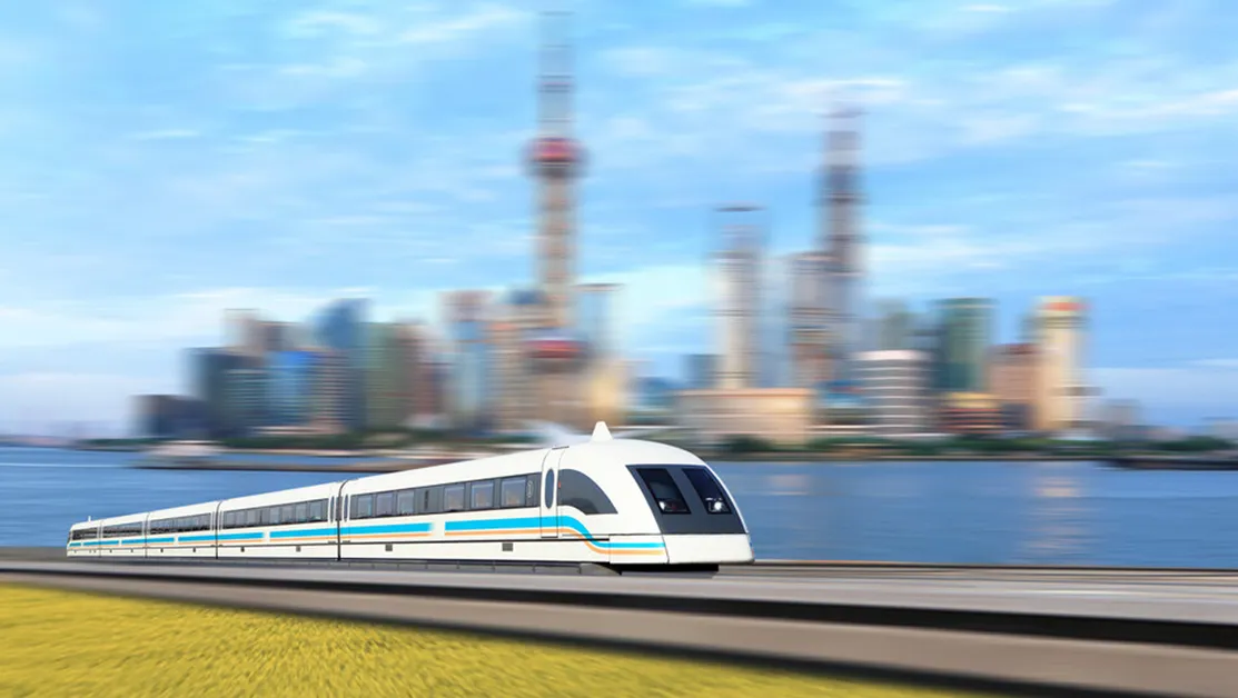 Влак уби 11 души в Китай