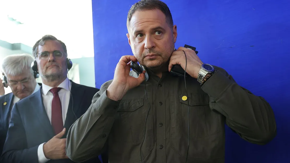 Началникът на кабинета на Зеленски подаде оставка