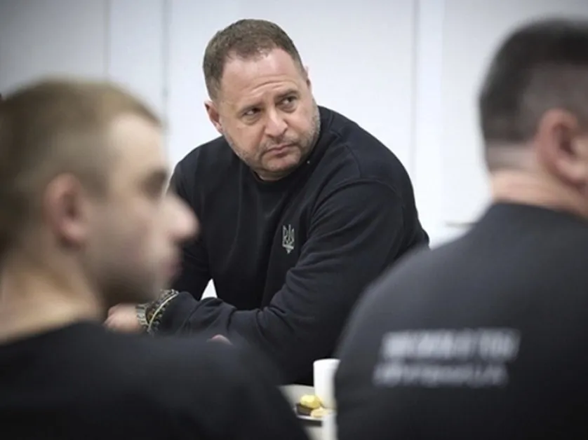 „Бях опозорен": Ермак реши да отиде на фронта след оставката си