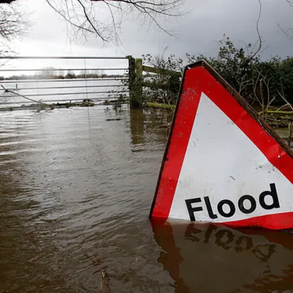Най малко 153 души са загинали в Шри Ланка при свлачища