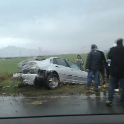 Шофьор на лек автомобил самокатастрофира между Карлово и Баня Най вероятно шофьорът