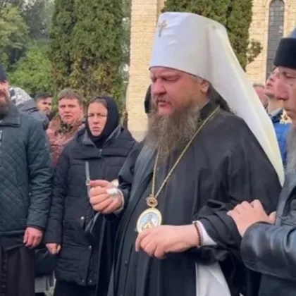 Черкаският и Каневски митрополит Феодосий Снигирев срещу когото се води