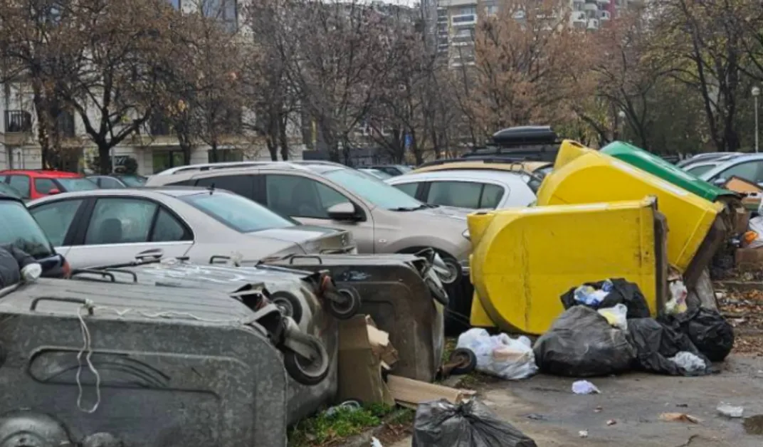 Вандали вилняха в пловдивски квартал, има щети по коли