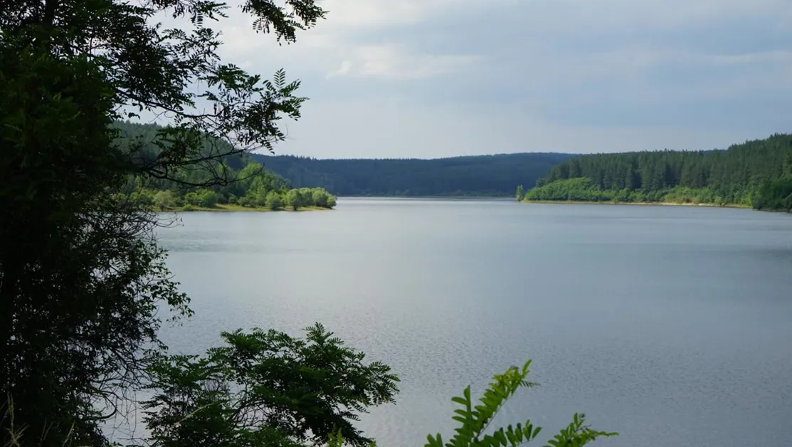 Започна контролирано изпускане на язовир "Студена"