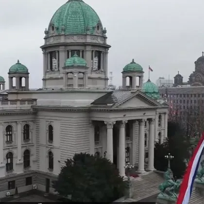Ново насилие в сърцето на протестите в Сърбия, намушкаха мъж с нож