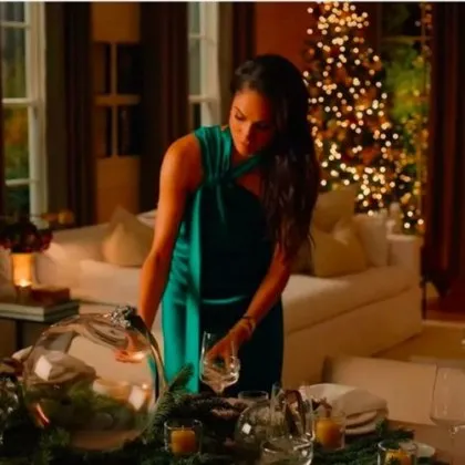 Новото видео на Меган Маркъл в което тя готви пуйка