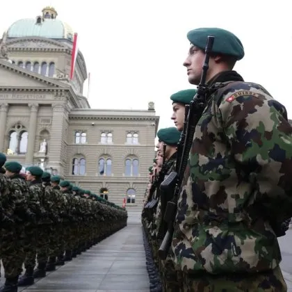 Швейцарците решително отхвърлиха днес на референдум идеята жените да преминават