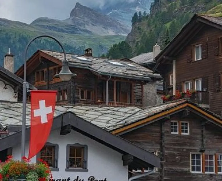 Облагат ли с 50% данък свръхбогатите? Швейцарците решиха