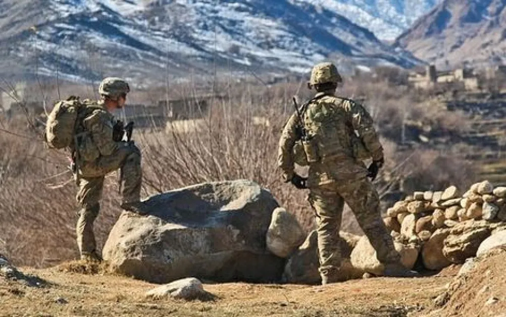 Ще въведат ли задължителна военна служба за жените? Швейцария гласува