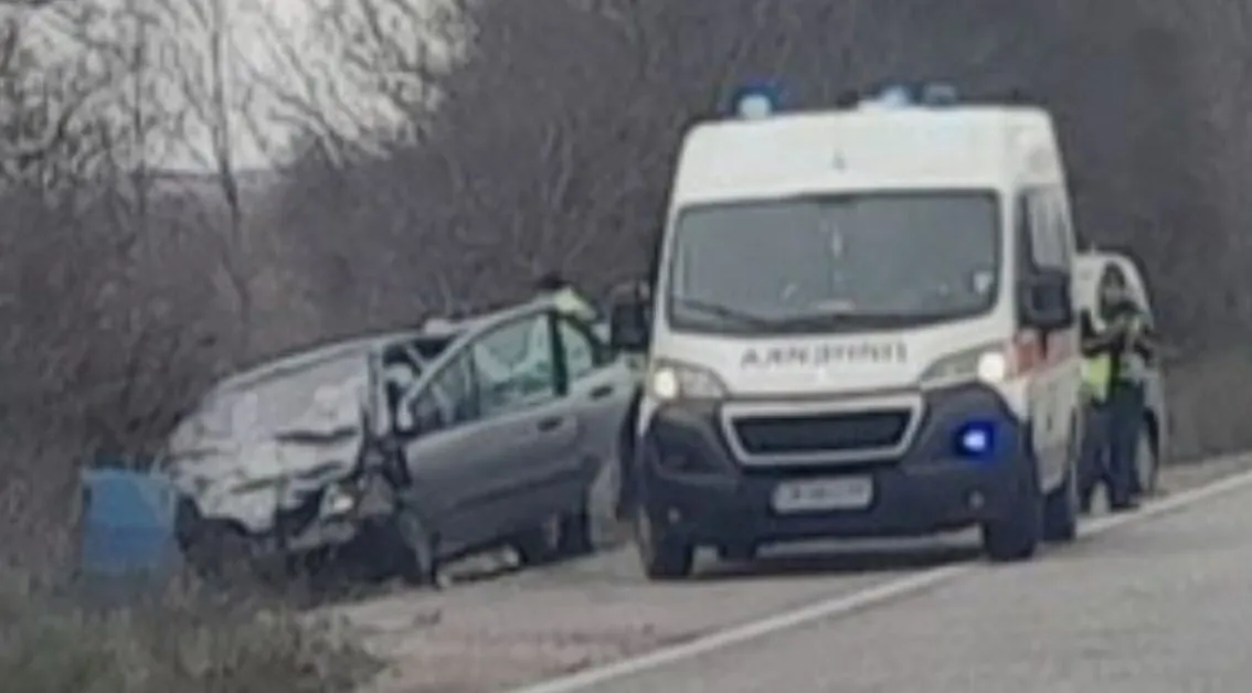 Тежка катастрофа към Петрохан! Пристигнаха медици и полицаи СНИМКИ