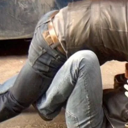 17-годишен преби мъж в Пазарджишко