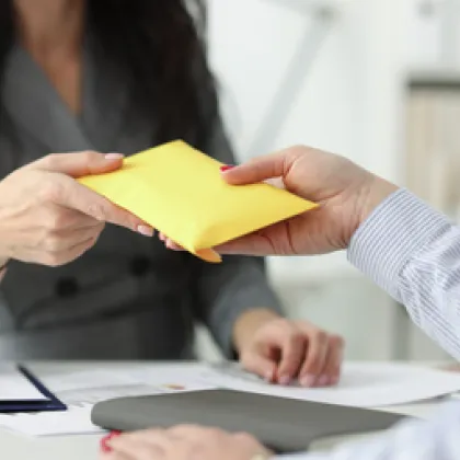 Колко е средната работна заплата у нас, кои са най-добре платените сектори