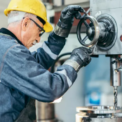 Средната възраст на работната сила в България ще бъде около