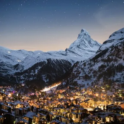 Сгушено в Алпите в долината на Цермат това швейцарско село