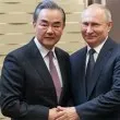 Съвпадение? Външният министър на Китай пристигна в Москва едновременно с Уиткоф