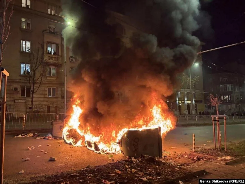 14 души са с повдигнати обвинения след големия протест в София
