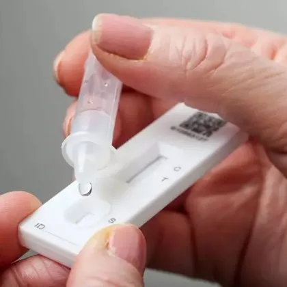 Бивш депутат и син са обвинени за производство на 1,3 млн. фалшиви COVID тестове