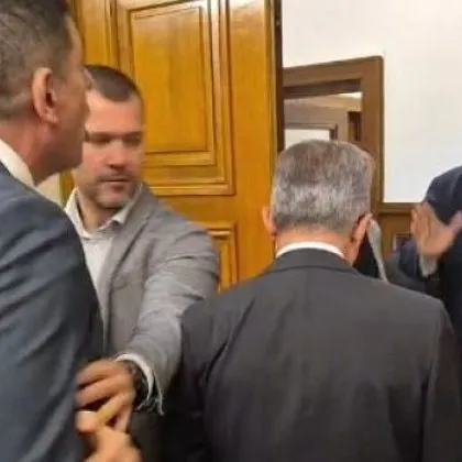 Конфронтация между Пеевски и Мирчев в парламента ВИДЕО