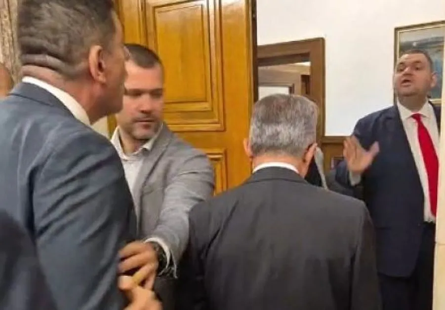 Остър сблъсък между Пеевски и Мирчев ВИДЕО