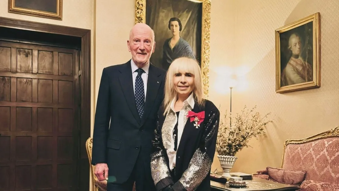 Сакскобургготски връчи на Лили Иванова ордена "Дамски кръст" СНИМКИ