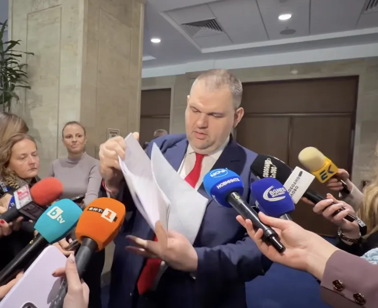 Пеевски за ПП-ДБ: 9 месеца бяхте с ДПС ВИДЕО