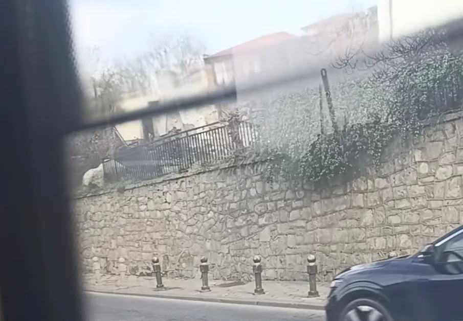 Пловдивчанин показа: прозорец в градски автобус пълен с вода! ВИДЕО