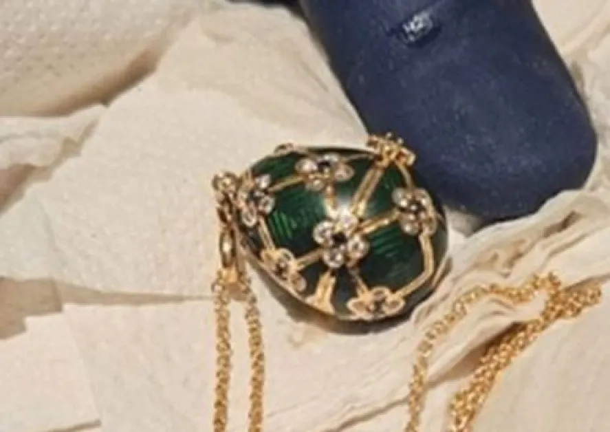 Апаш погълна бижу на Фаберже